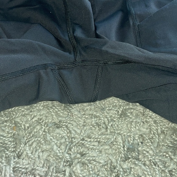 black lulu lemon leggings - Picture 4 of 6